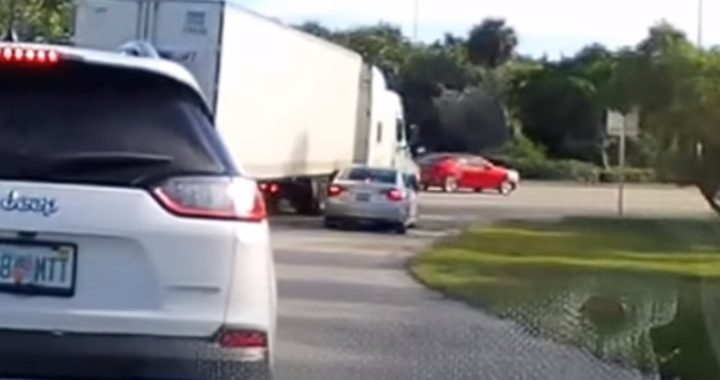 Vrachtwagenchauffeur leert ongeduldige automobilist een serieus lesje